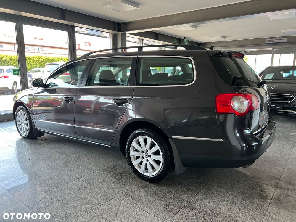 Volkswagen Passat 2.0 TDI Comfortline - 11