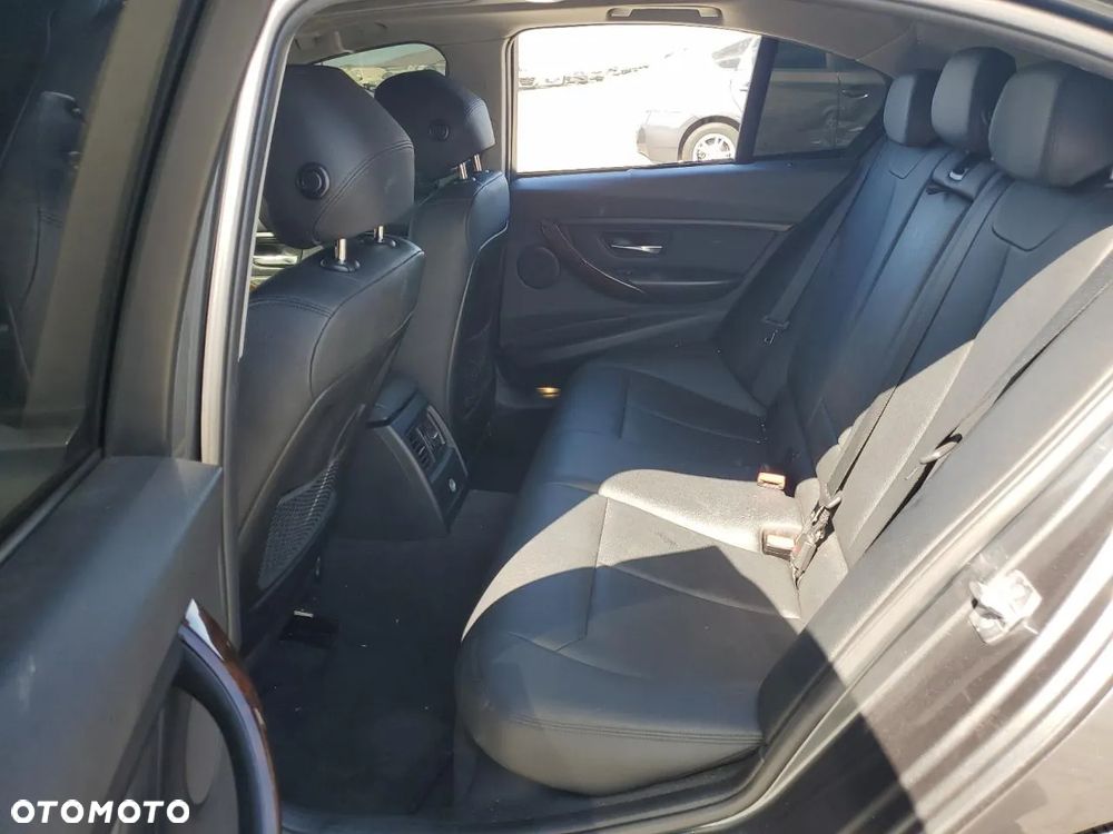 BMW Seria 3 328i - 11