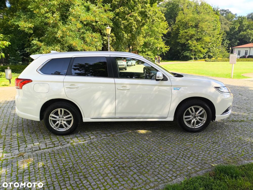 Mitsubishi Outlander 2.4 4WD - 8