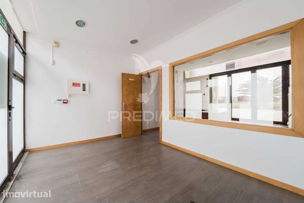 Loja Duplex Renovada no Centro de Peniche (Com Potencial para Conve... - Grande imagem: 5/23