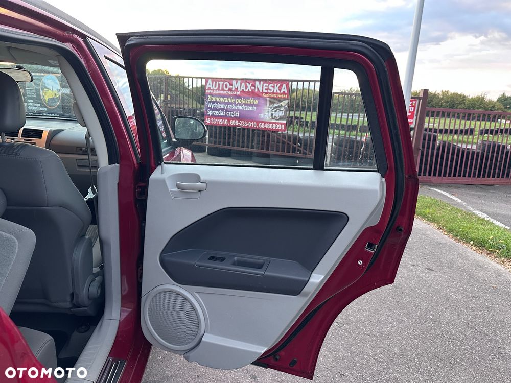 Dodge Caliber - 19