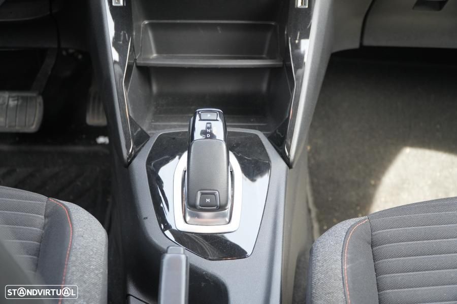 Peugeot 2008 1.2 PureTech Allure Pack EAT8 - 9