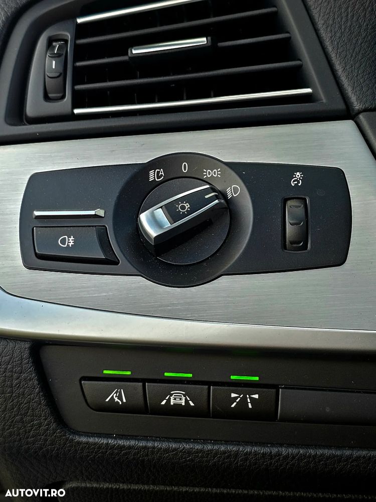 BMW Seria 5 520d Touring Aut. - 28