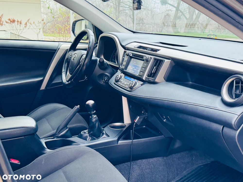 Toyota RAV4 2.0 D-4D Premium 4x2 - 28