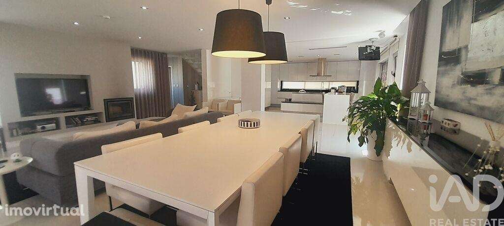 Casa / Villa T3 em Guilhadeses e Santar de 220,00 m2 - Grande imagem: 4/27