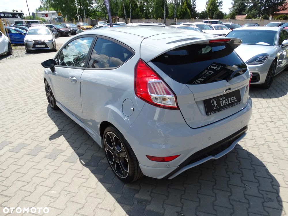 Ford Fiesta 1.6 EcoBoost ST200 - 9