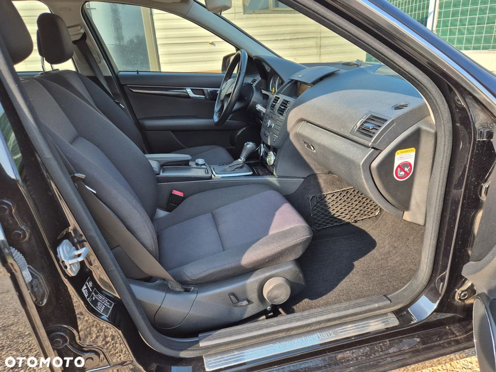 Mercedes-Benz Klasa C 180 Kompressor Automatik BlueEFFICIENCY - 22