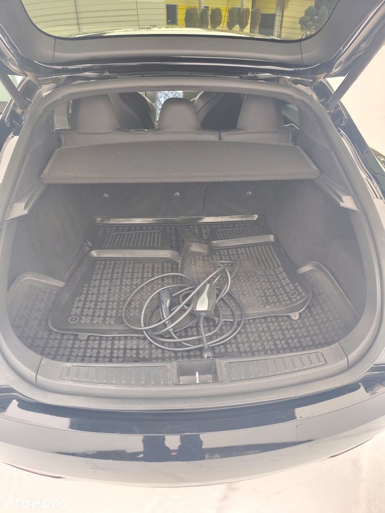 Tesla Model S - 31