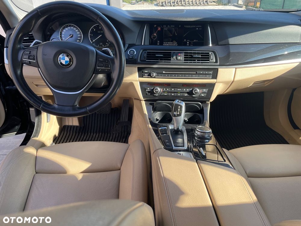 BMW Seria 5 520d xDrive - 16