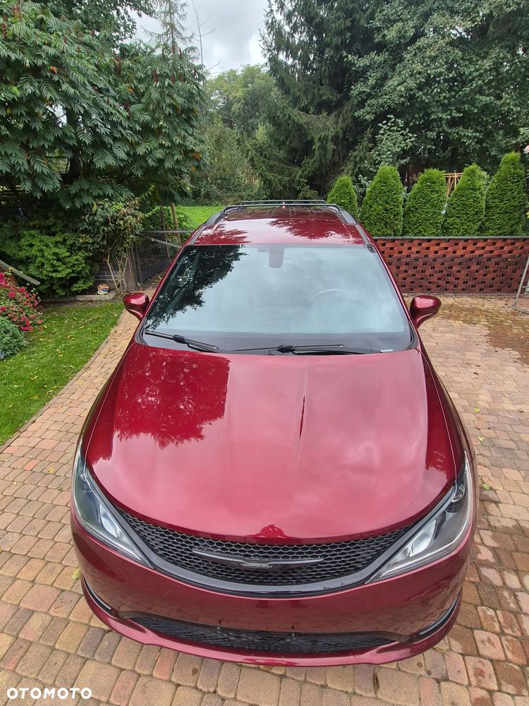 Chrysler Pacifica - 6