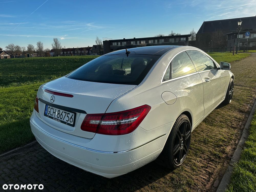 Mercedes-Benz Klasa E 200 CGI BlueEffICIENCY - 3