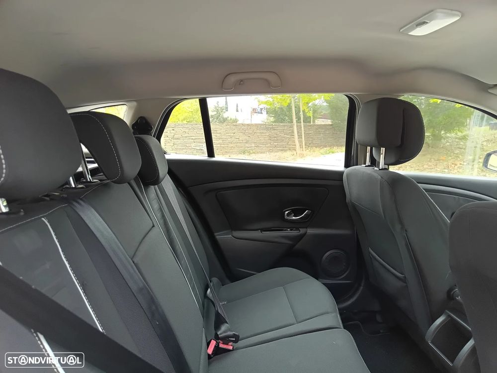 Renault Mégane Sport Tourer 1.5 dCi Dynamique S - 9