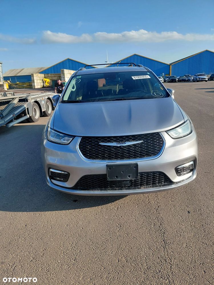 Chrysler Pacifica - 30