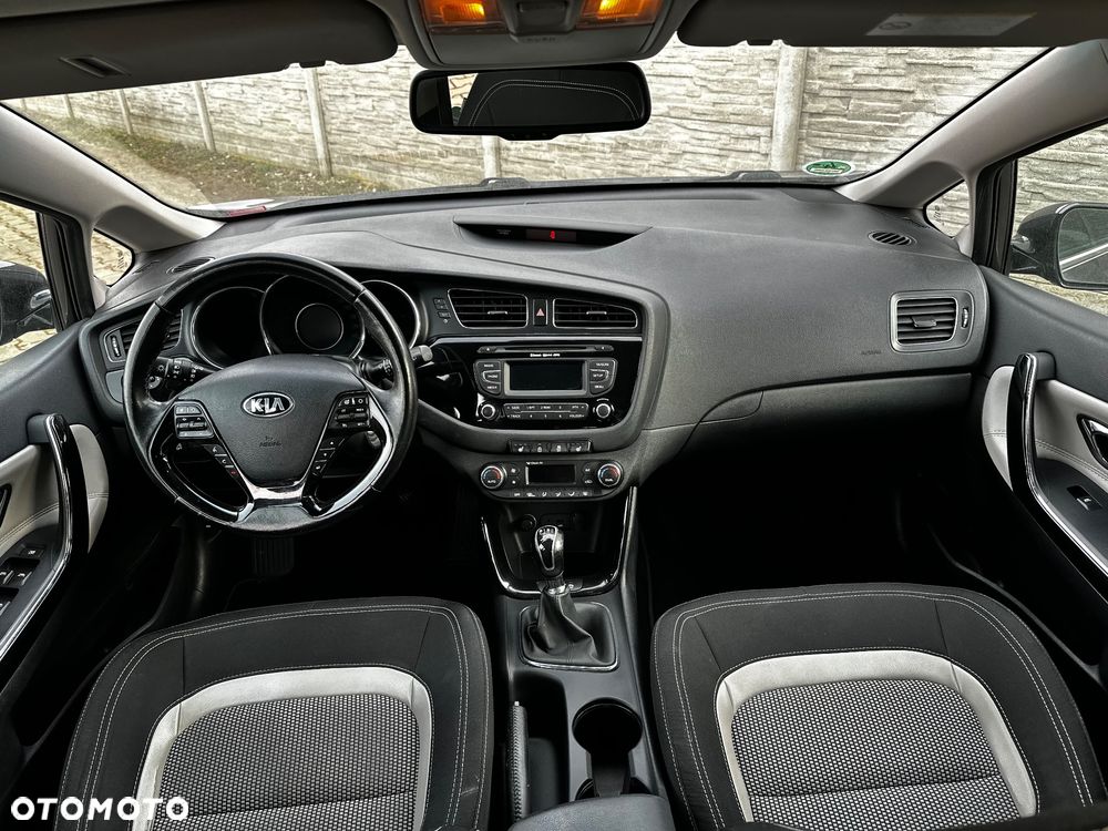 Kia Ceed 1.6 GDI Dream Team Edition - 5