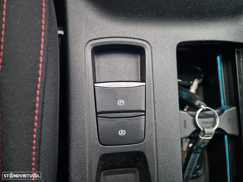 Ford Focus 1.0 EcoBoost ST-Line X - 26