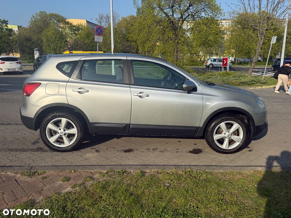 Nissan Qashqai 2.0 dCi 4 x 4 DPF acenta - 4
