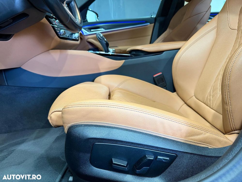 BMW Seria 5 530i Aut. - 25