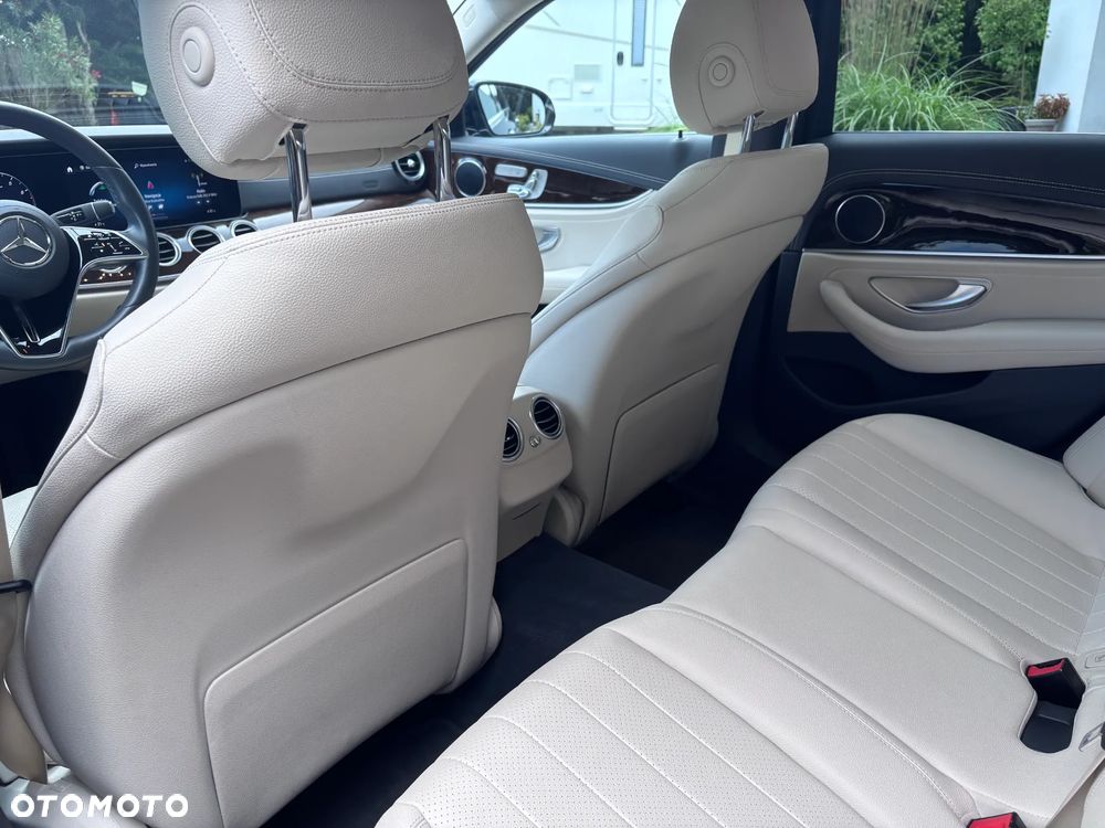 Mercedes-Benz Klasa E 200 Business Edition - 17
