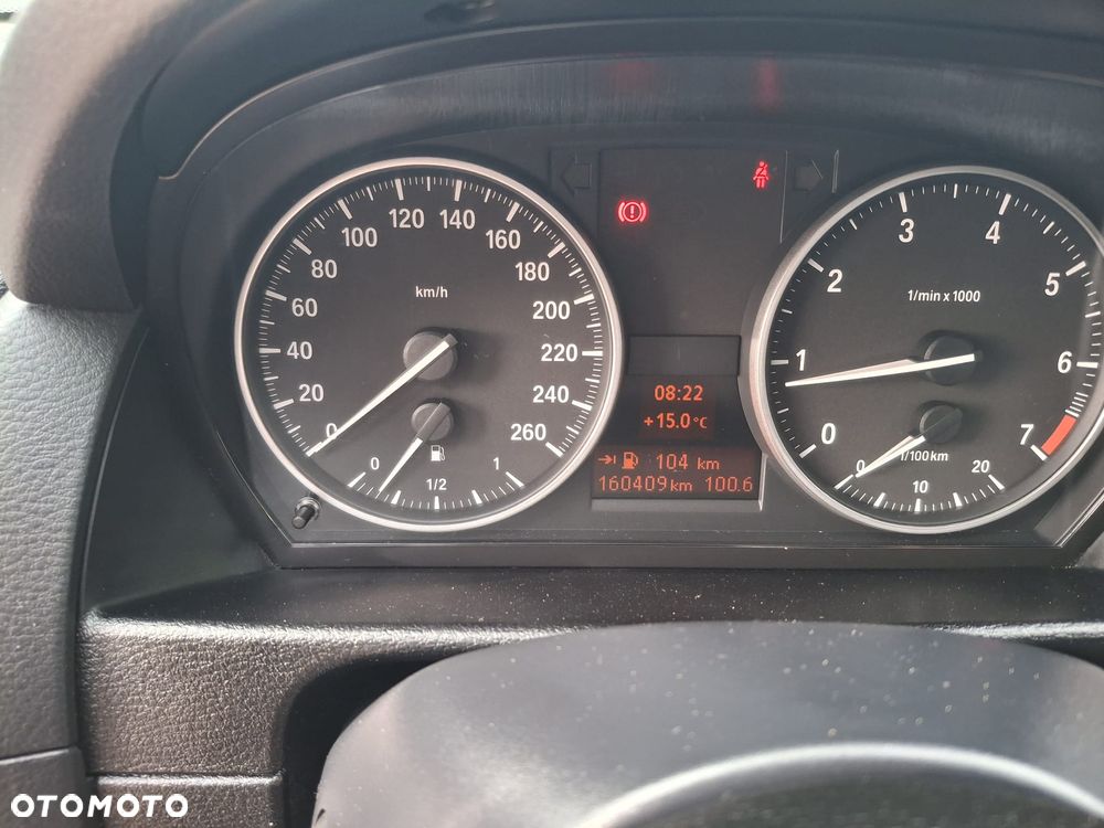 BMW X1 sDrive18i - 18