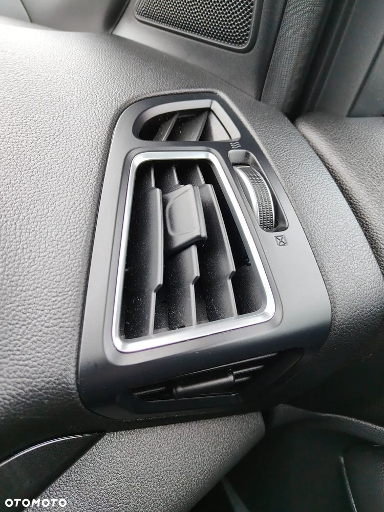 Ford Kuga 2.0 TDCi FWD ST-Line - 33