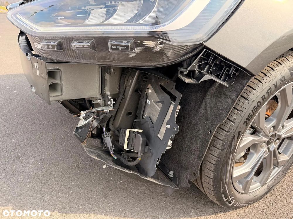 Ford Focus 1.0 EcoBoost Hybrid ST-LINE - 24