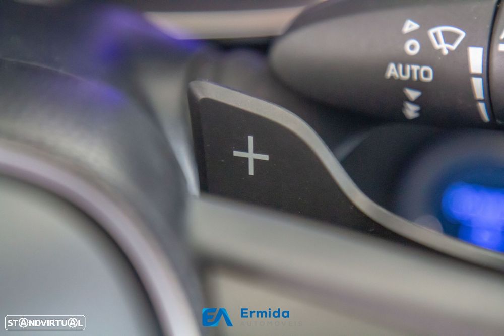 Toyota Corolla Touring Sports - 41