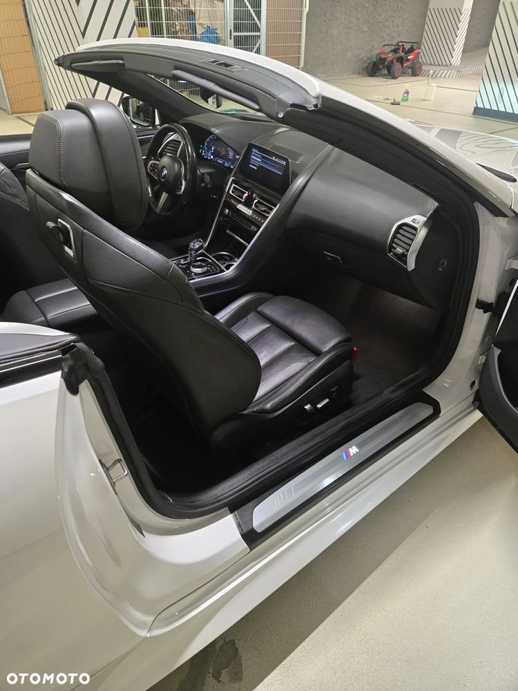 BMW Seria 8 - 19