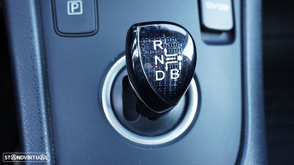 Toyota Auris 1.8 HSD Comfort +P.Techno+P.Sport - 30