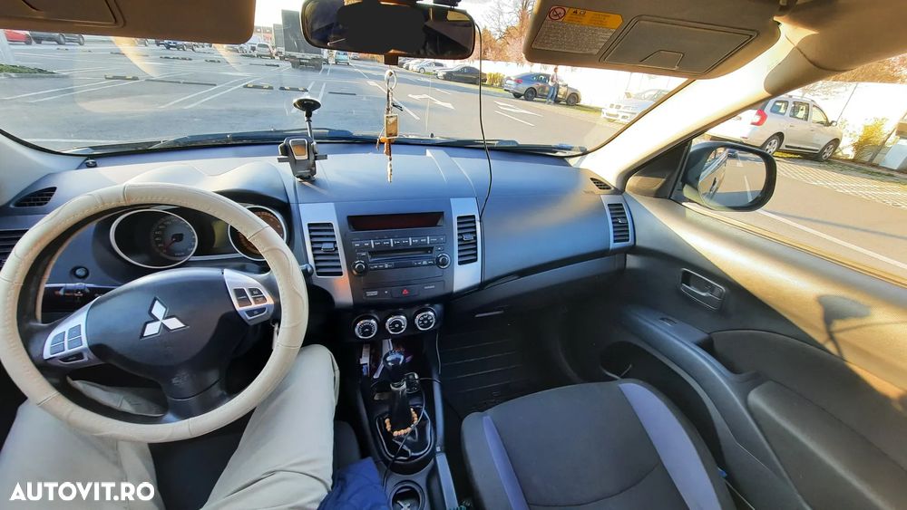 Mitsubishi Outlander 2.0 2WD Invite A04 - 5