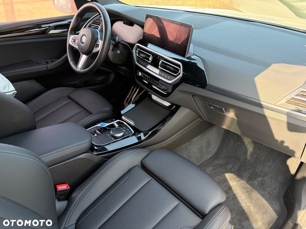 BMW iX3 80kWh Impressive - 13