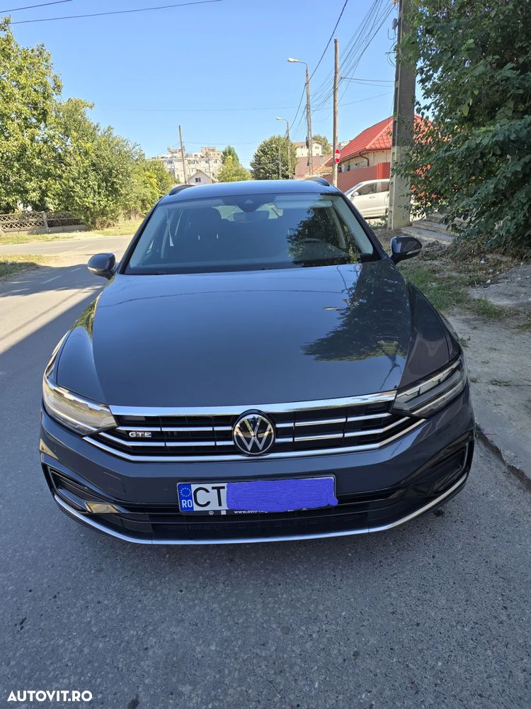 Volkswagen Passat - 1