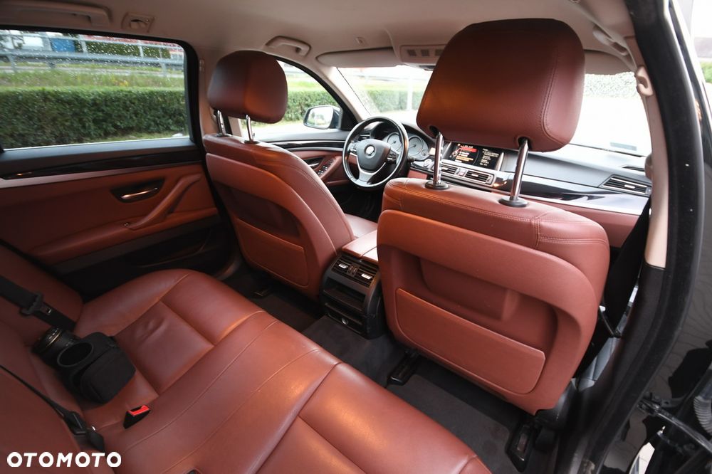 BMW Seria 5 520d xDrive Luxury Line - 17