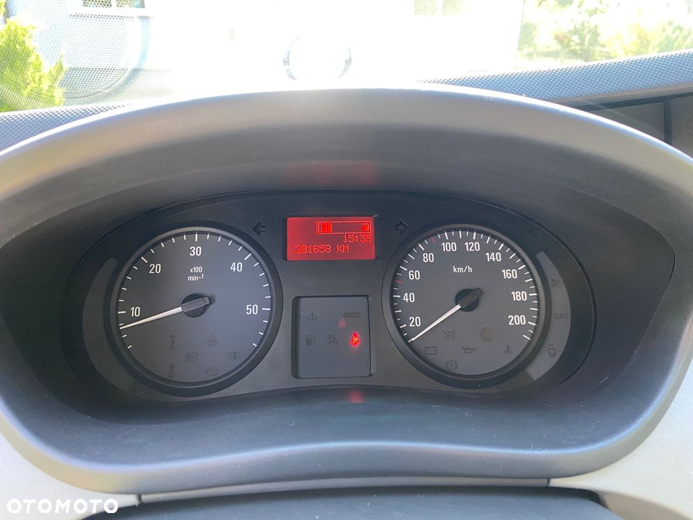 Opel Vivaro - 16