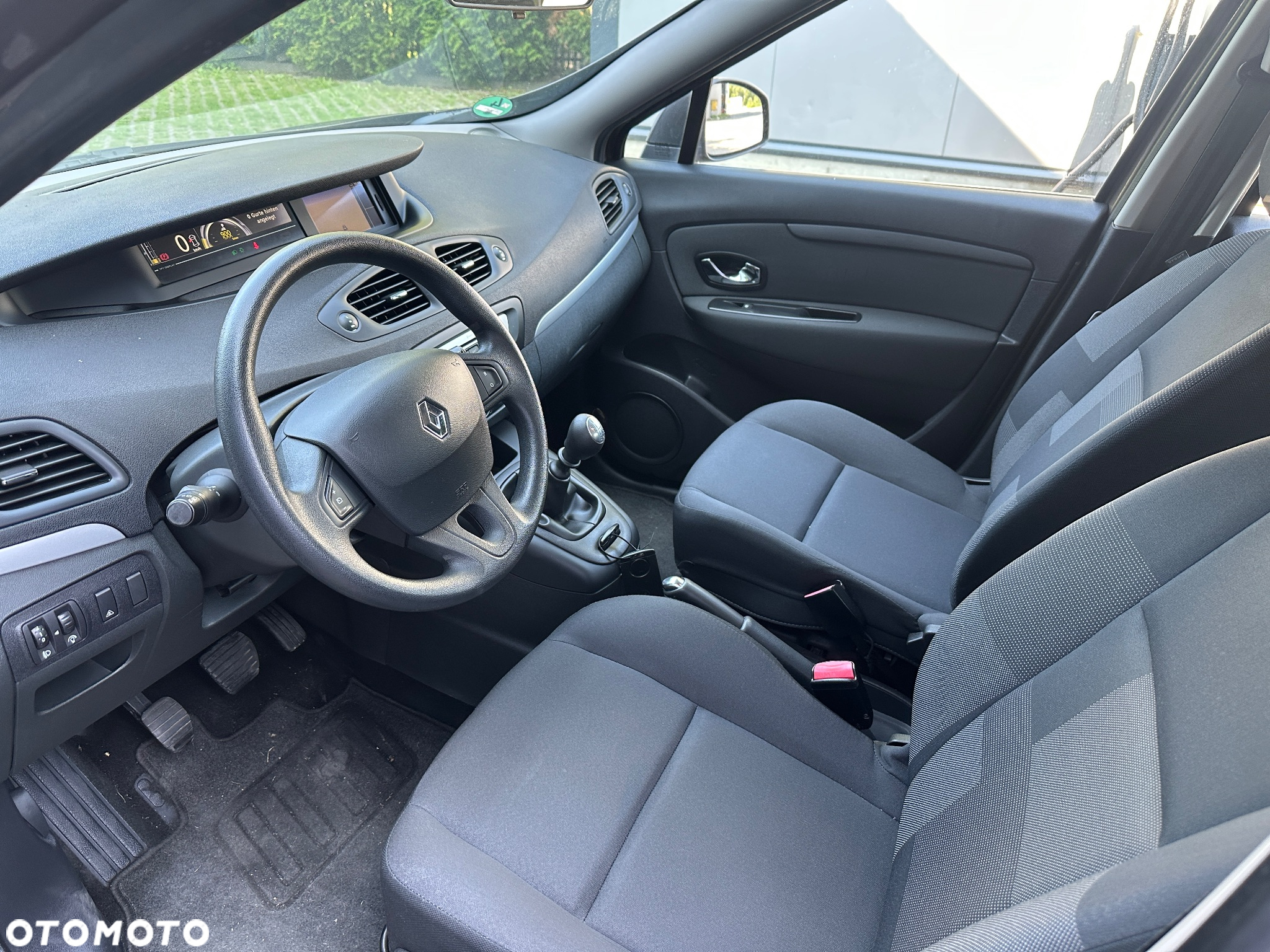 Renault Scenic 1.6 16V 110 TomTom Edition - 18
