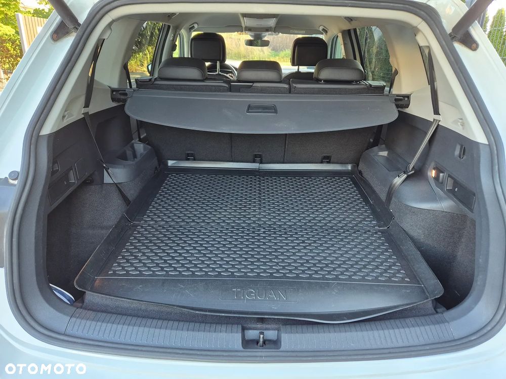 Volkswagen Tiguan Allspace - 15