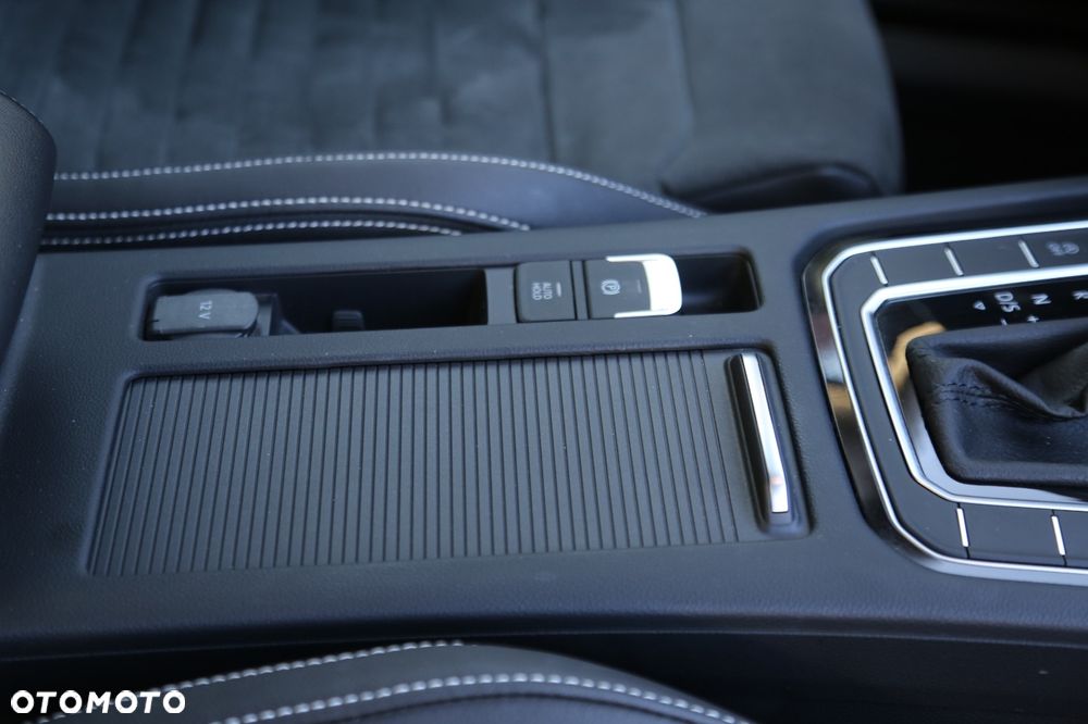Volkswagen Passat 1.5 TSI OPF DSG Elegance - 37