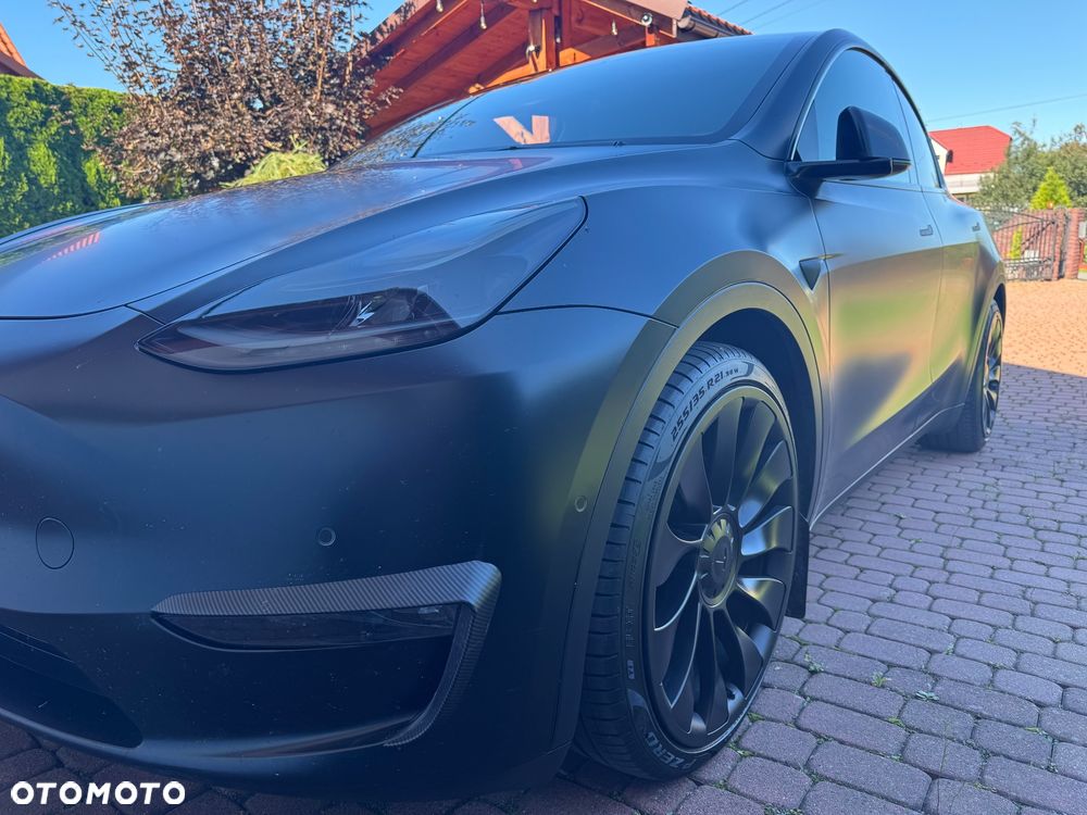 Tesla Model Y Performance AWD - 3