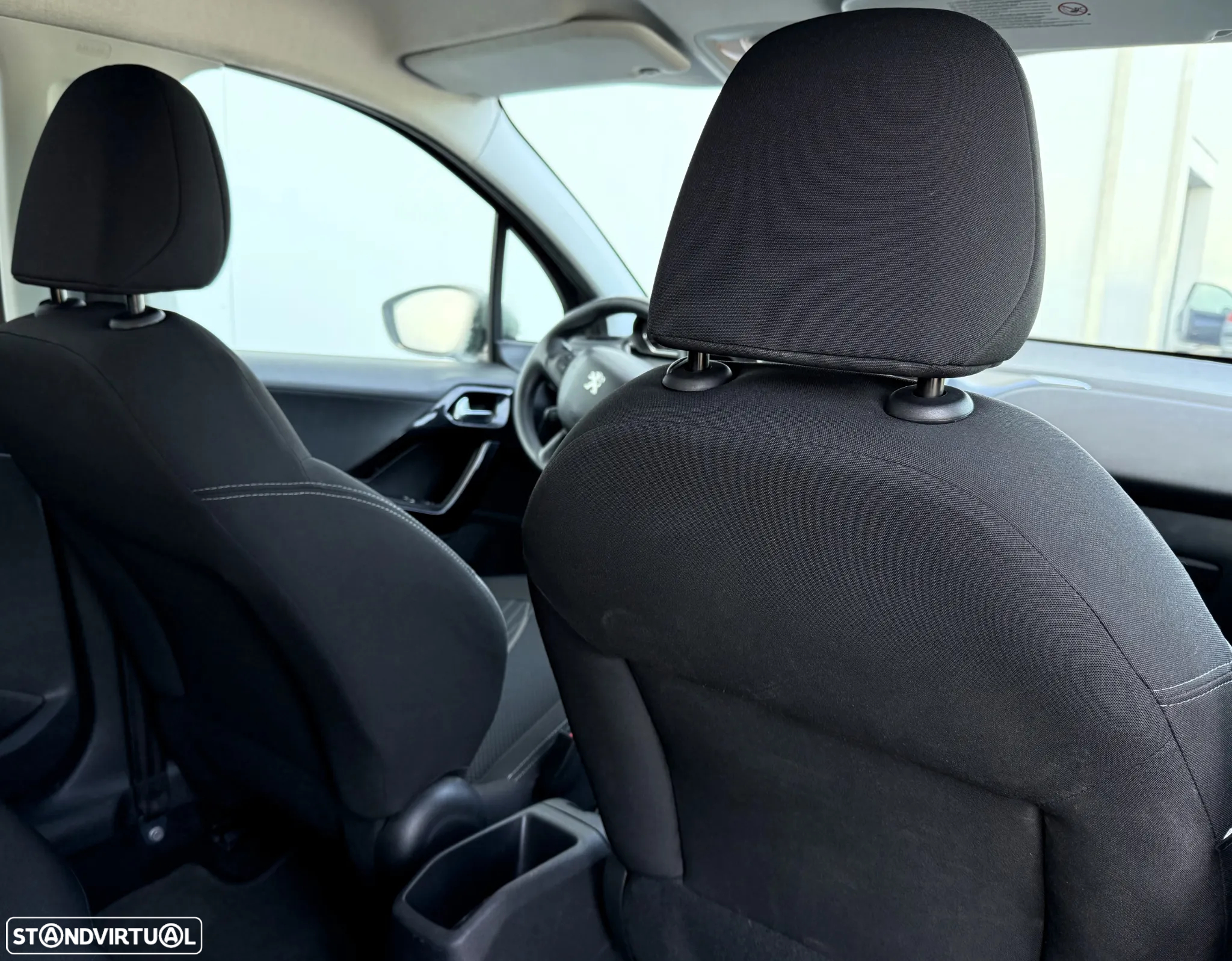 Peugeot 208 1.2 VTi Allure - 28
