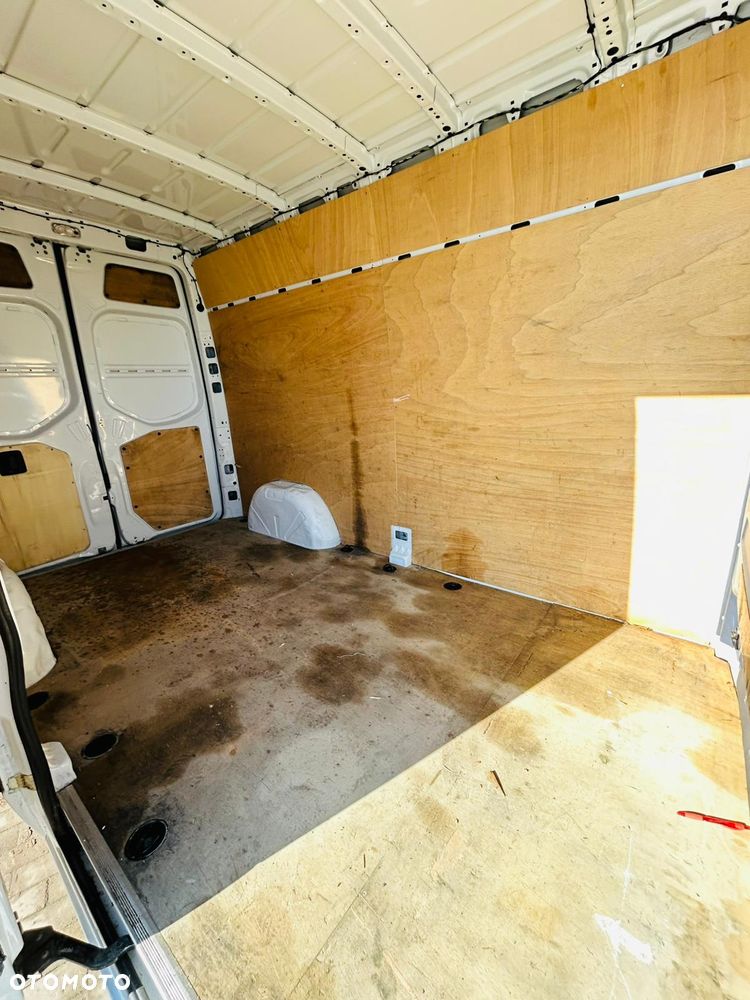 Mercedes-Benz sprinter - 16
