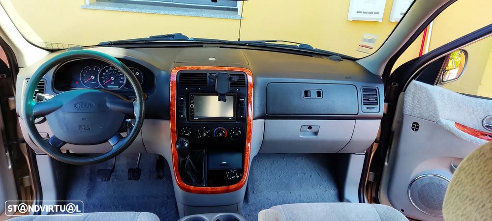 Kia Carnival 2.9 CRDi EX - 23