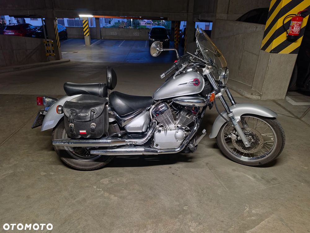 Suzuki Intruder - 1