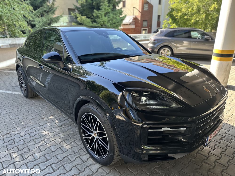 Porsche Cayenne Coupe E-Hybrid - 8