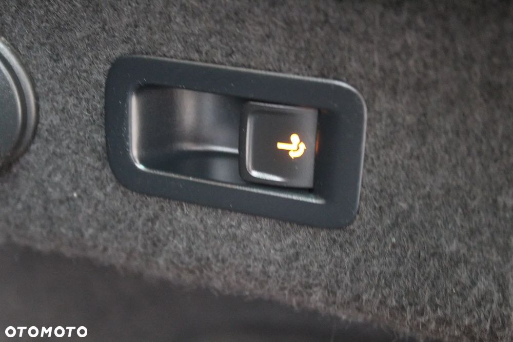 Volkswagen Passat Variant 2.0 TDI 4Mot R-Line Edition DSG - 40