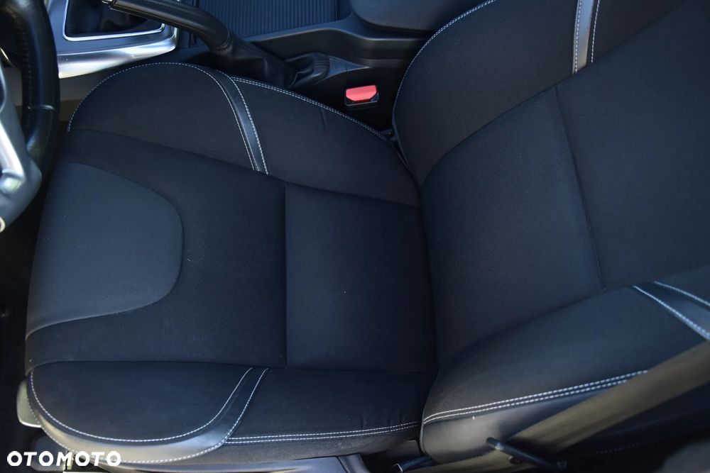 Volvo V40 D2 Momentum - 29
