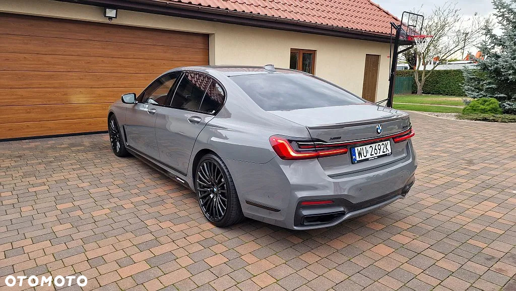 BMW Seria 7 750i xDrive sport - 10