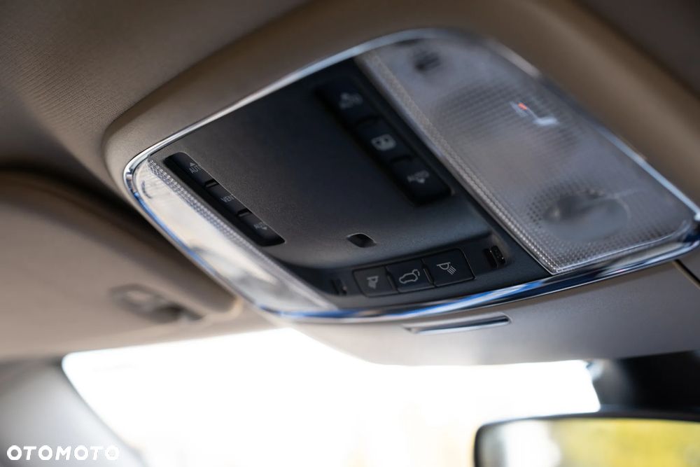 Jeep Grand Cherokee - 22