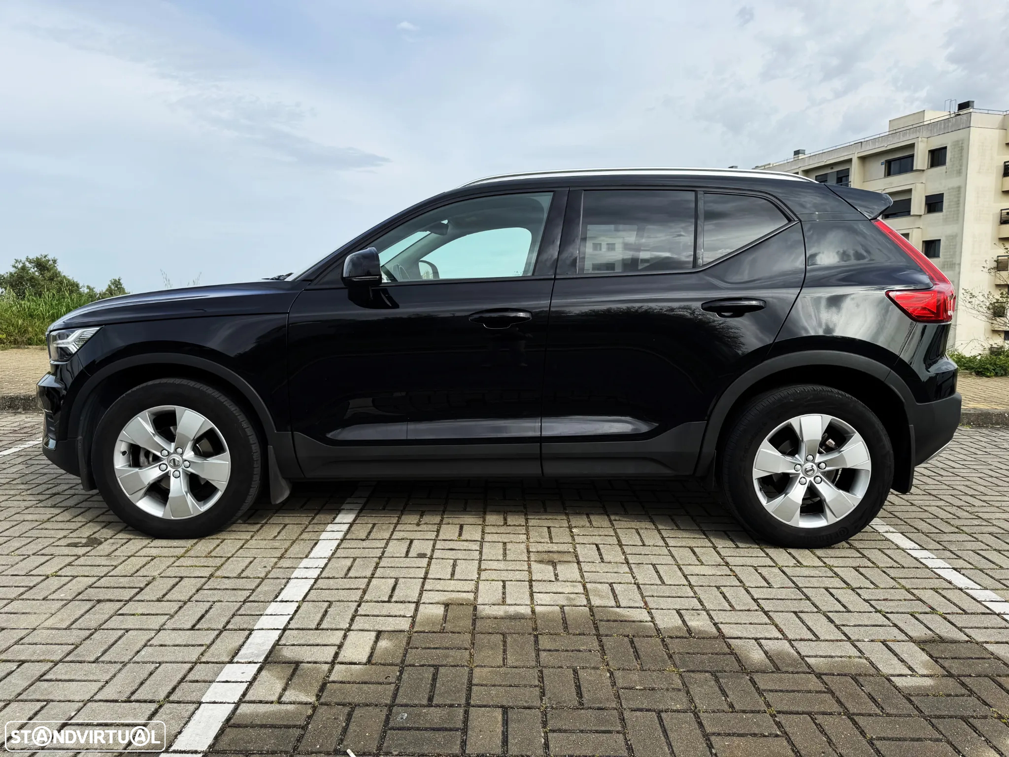 Volvo XC 40 1.5 T3 Momentum Geartronic - 11