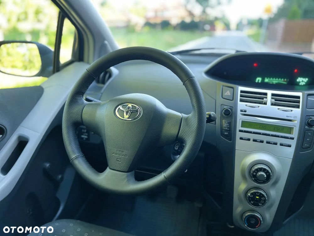 Toyota Yaris - 16