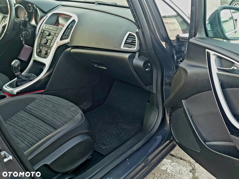 Opel Astra 1.4 Turbo Exklusiv - 30