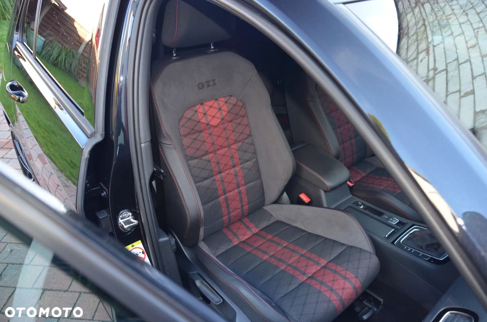 Volkswagen Golf GTI TCR 2.0 TSI OPF DSG - 37